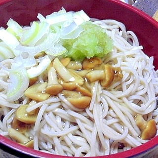 夏にさっぱり☆なめこおろし大根蕎麦